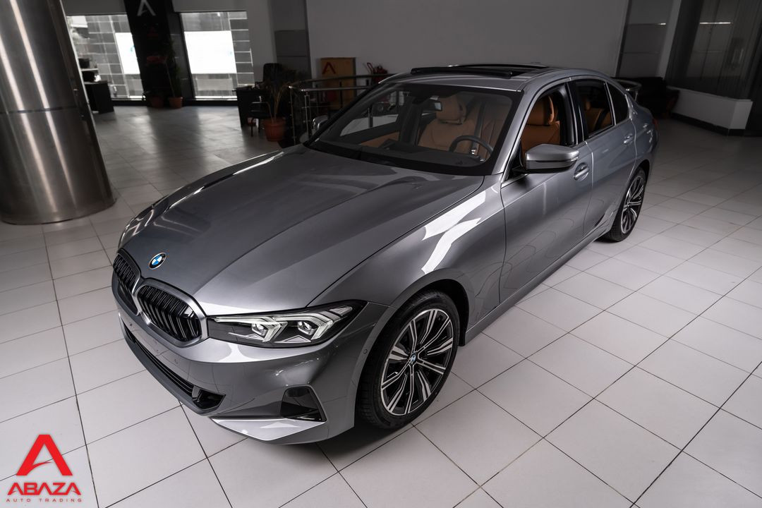 BMW undefined image