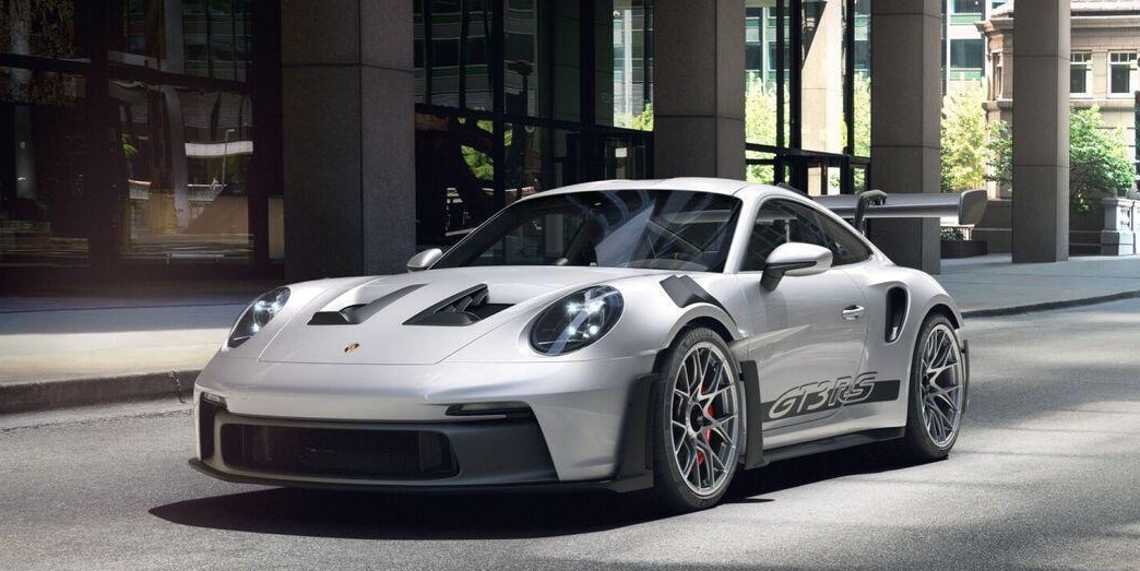 Porsche undefined image